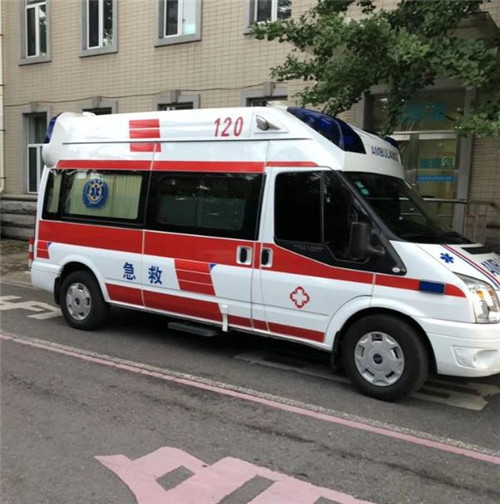 丹巴选择我们的救护车出租,开启安心转院之旅